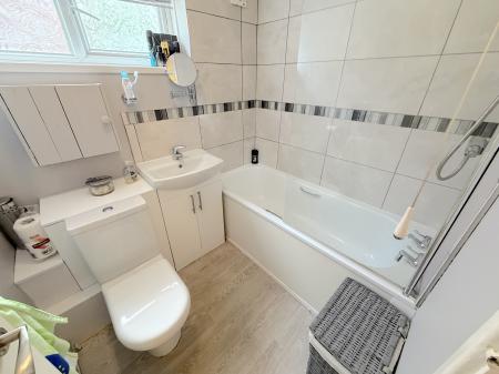 1 bedroom Flat for sale in Oxford Street, Bilston, Wolverhampton, WV14