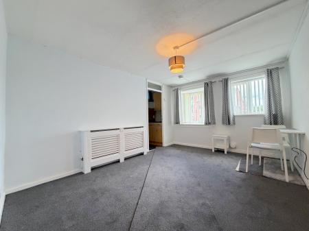 1 bedroom Flat for sale in Oxford Street, Bilston, Wolverhampton, WV14