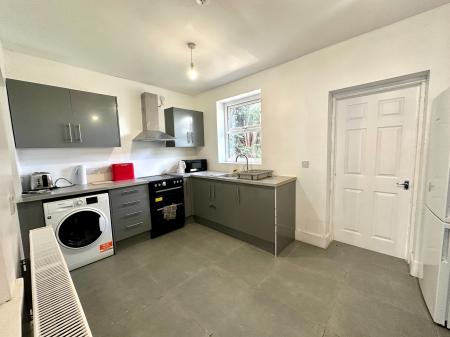 3 bedroom Semi-detached house to let in Worcester Road, Willenhall, WV13