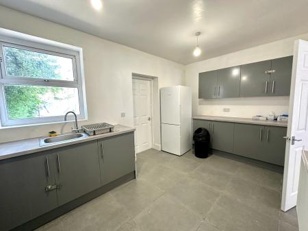 3 bedroom Semi-detached house to let in Worcester Road, Willenhall, WV13