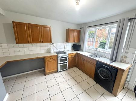 3 bedroom Semi-detached house to let in Swancote Drive, Wolverhampton, WV4