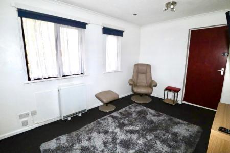 1 bedroom Studio flat to let in Parkfield Road, Wolverhampton, WV4
