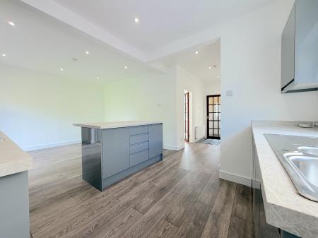 3 bedroom Semi-detached house for sale in Wimborne Road, Fallings Park, Wolverhampton, WV10