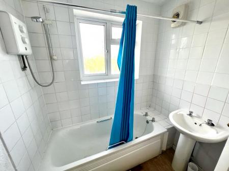 1 bedroom Flat to let in Green Lane, Wolverhampton, WV6