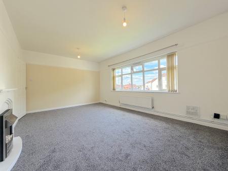 2 bedroom Flat for sale in Stubby Lane, Wednesfield, Wolverhampton, WV11