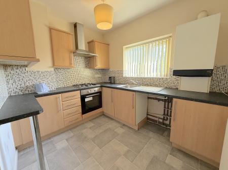2 bedroom Flat for sale in Stubby Lane, Wednesfield, Wolverhampton, WV11