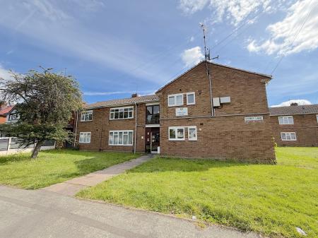 2 bedroom Flat for sale in Stubby Lane, Wednesfield, Wolverhampton, WV11