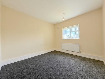 2 bedroom Flat for sale in Stubby Lane, Wednesfield, Wolverhampton, WV11