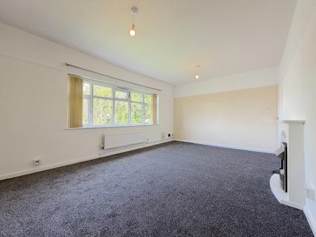 2 bedroom Flat for sale in Stubby Lane, Wednesfield, Wolverhampton, WV11