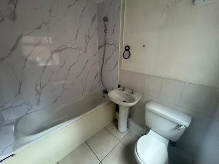 2 bedroom Terraced House to let in Woden Road, Wolverhampton, WV10