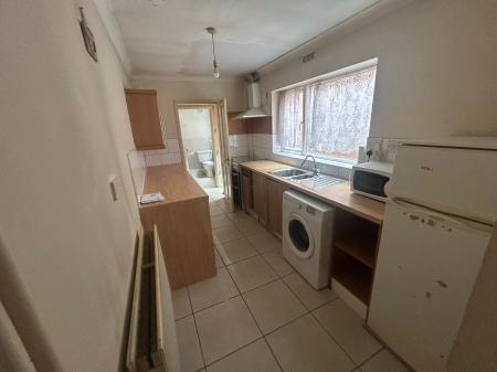 2 bedroom Terraced House to let in Woden Road, Wolverhampton, WV10