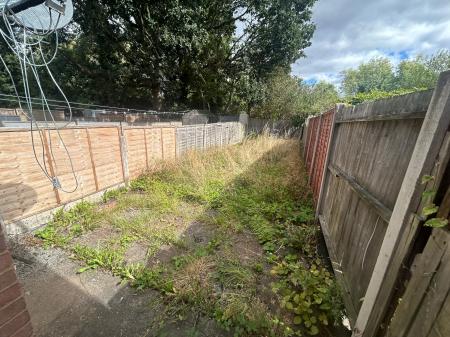 2 bedroom Terraced House to let in Woden Road, Wolverhampton, WV10