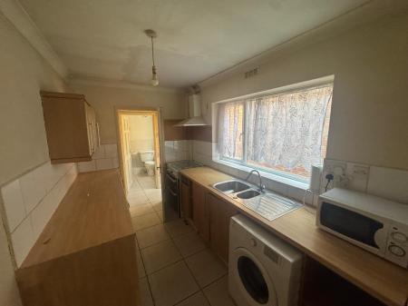 2 bedroom Terraced House to let in Woden Road, Wolverhampton, WV10