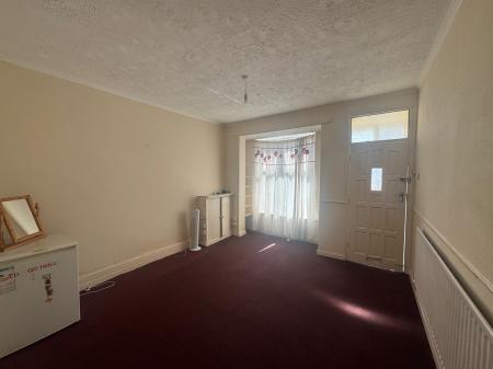 2 bedroom Terraced House to let in Woden Road, Wolverhampton, WV10