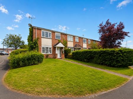 3 bedroom End of terrace house for sale in The Droveway, Claregate, Wolverhampton, WV8