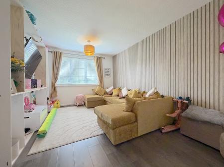 3 bedroom End of terrace house for sale in The Droveway, Claregate, Wolverhampton, WV8