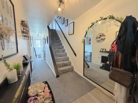 3 bedroom End of terrace house for sale in The Droveway, Claregate, Wolverhampton, WV8