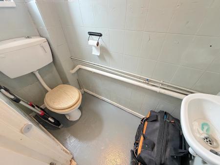 3 bedroom End of terrace house for sale in The Droveway, Claregate, Wolverhampton, WV8