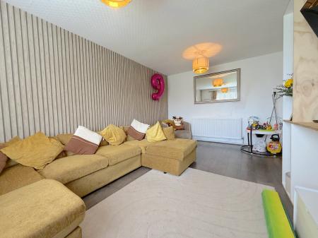 3 bedroom End of terrace house for sale in The Droveway, Claregate, Wolverhampton, WV8