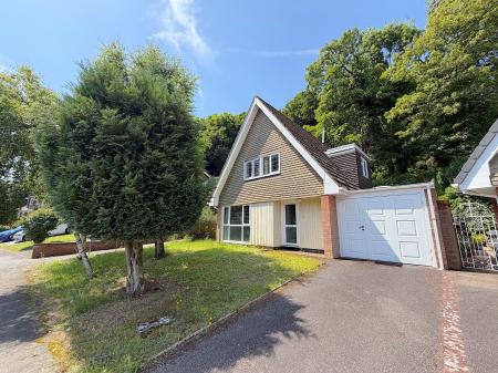 3 bedroom Detached house for sale in Woodfield Heights, Tettenhall, Wolverhampton, WV6