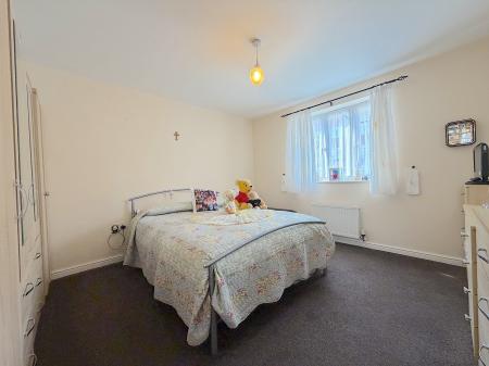 2 bedroom Ground floor flat for sale in Ardgowan Grove, Wolverhampton, WV4