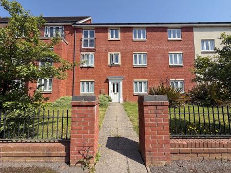 2 bedroom Ground floor flat for sale in Ardgowan Grove, Wolverhampton, WV4