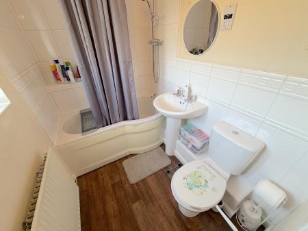 2 bedroom Ground floor flat for sale in Ardgowan Grove, Wolverhampton, WV4