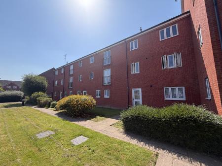 2 bedroom Ground floor flat for sale in Ardgowan Grove, Wolverhampton, WV4