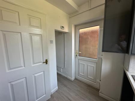 3 bedroom Semi-detached house to let in Southall Road, Wednesfield, WV11
