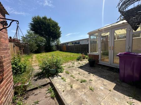 3 bedroom Semi-detached house to let in Southall Road, Wednesfield, WV11