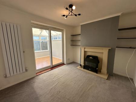 3 bedroom Semi-detached house to let in Southall Road, Wednesfield, WV11