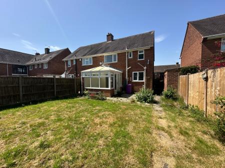 3 bedroom Semi-detached house to let in Southall Road, Wednesfield, WV11
