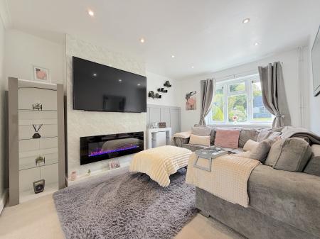 3 bedroom Terraced House for sale in Willenhall Road, Willenhall, Wolverhampton, WV13