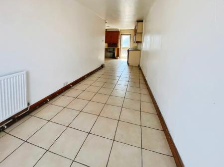 3 bedroom Semi-detached house to let in Vaughan Road, Willenhall, WV13