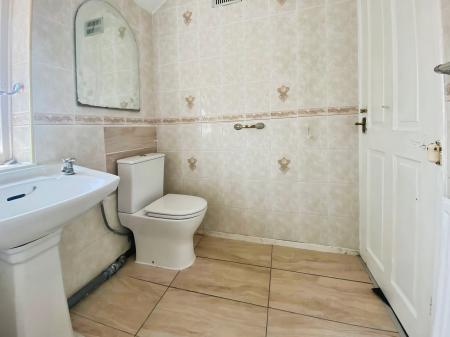 3 bedroom Semi-detached house to let in Vaughan Road, Willenhall, WV13