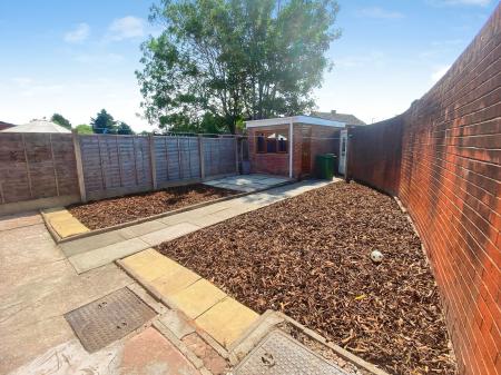 3 bedroom Semi-detached house to let in Vaughan Road, Willenhall, WV13