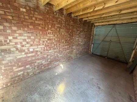 3 bedroom Semi-detached house to let in Vaughan Road, Willenhall, WV13