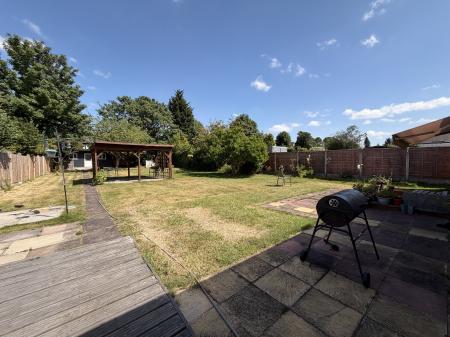 4 bedroom Bungalow to let in Stafford Road, Wolverhampton, WV10