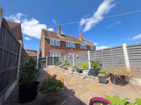 1 bedroom Maisonette for sale in Baylis Avenue, Ashmore Park, Wolverhampton, WV11