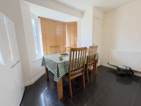 4 bedroom Detached house for sale in Rakegate Close, Oxley, Wolverhampton, WV10