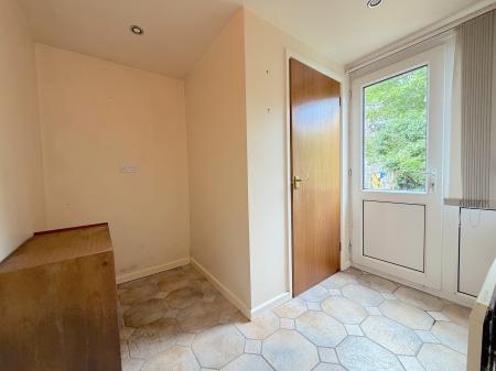 3 bedroom Semi-detached house for sale in Roderick Drive, Wednesfield, Wolverhampton, WV11