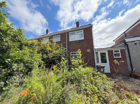 3 bedroom Semi-detached house for sale in Roderick Drive, Wednesfield, Wolverhampton, WV11