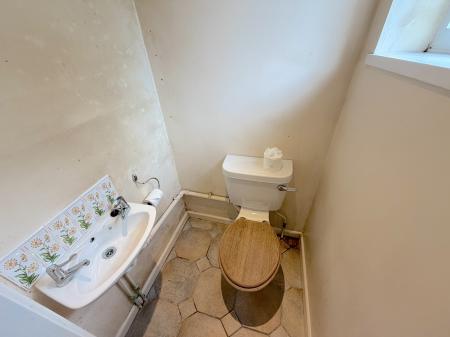 3 bedroom Semi-detached house for sale in Roderick Drive, Wednesfield, Wolverhampton, WV11