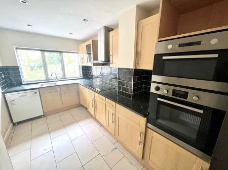 3 bedroom Detached house to let in Finchfield Hill, Finchfield, Wolverhampton, WV3