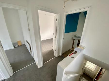 3 bedroom Semi-detached house to let in Garden Walk, Bilston, WV14