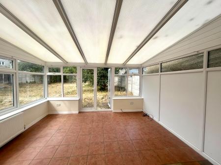 3 bedroom Semi-detached house to let in Garden Walk, Bilston, WV14