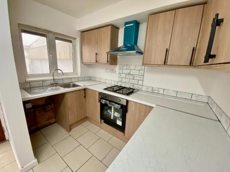 3 bedroom Semi-detached house to let in Garden Walk, Bilston, WV14