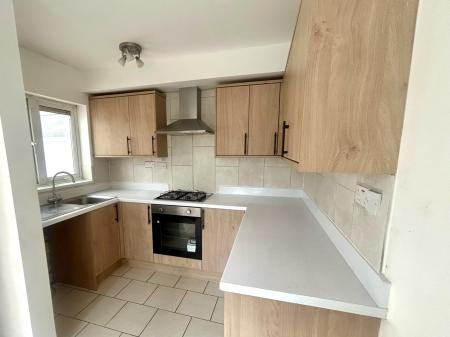 3 bedroom Semi-detached house to let in Garden Walk, Bilston, WV14