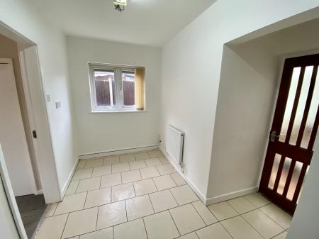 3 bedroom Semi-detached house to let in Garden Walk, Bilston, WV14