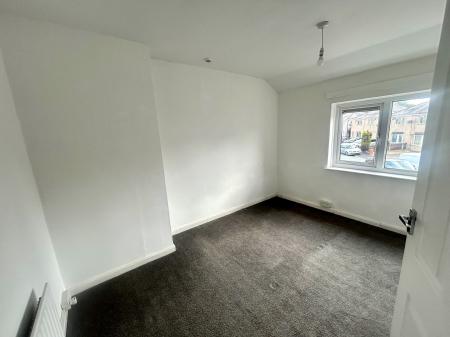 3 bedroom Semi-detached house to let in Garden Walk, Bilston, WV14